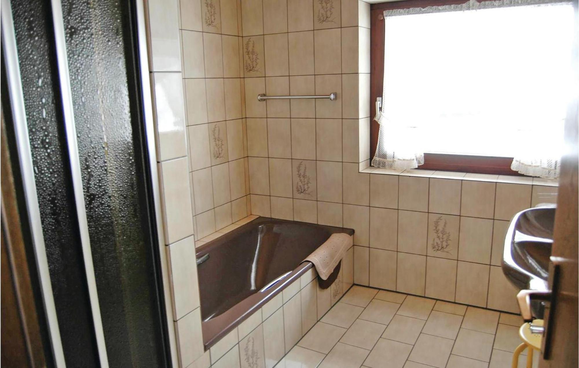 2 Bedroom Awesome Apartment In Welschensteinach 外观 照片